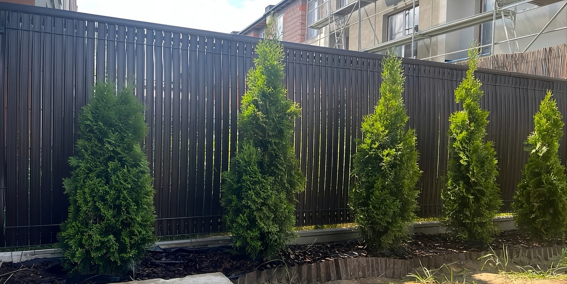Konserwacja listew ogrodzeniowych - jak dbać o ogrodzenie z PE
