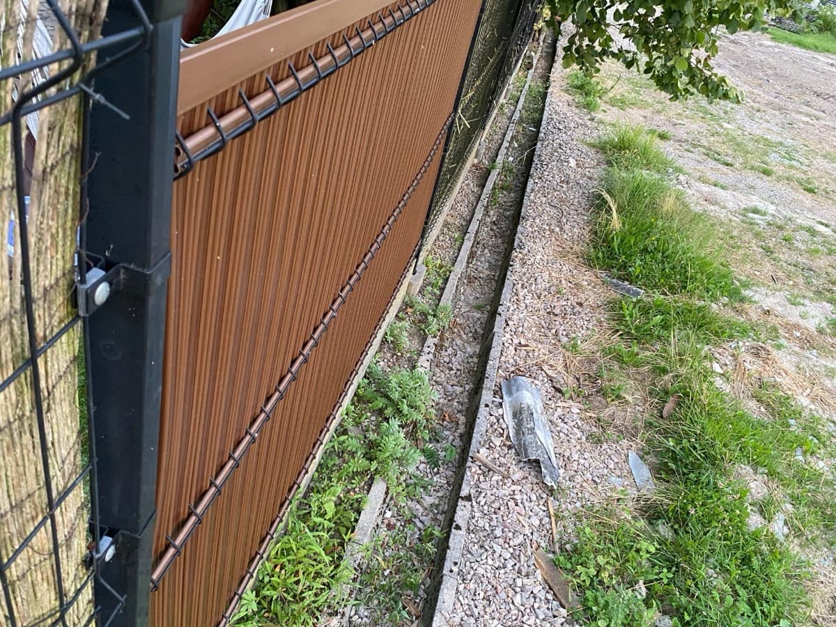 Realizacja ogrodzenia - Jasnobrązowy