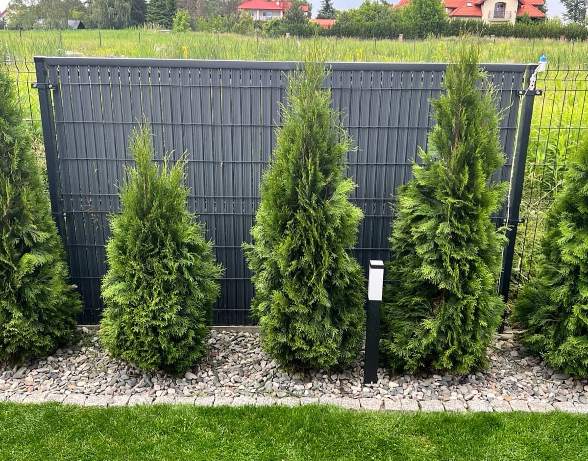 Realizacja ogrodzenia - Szary