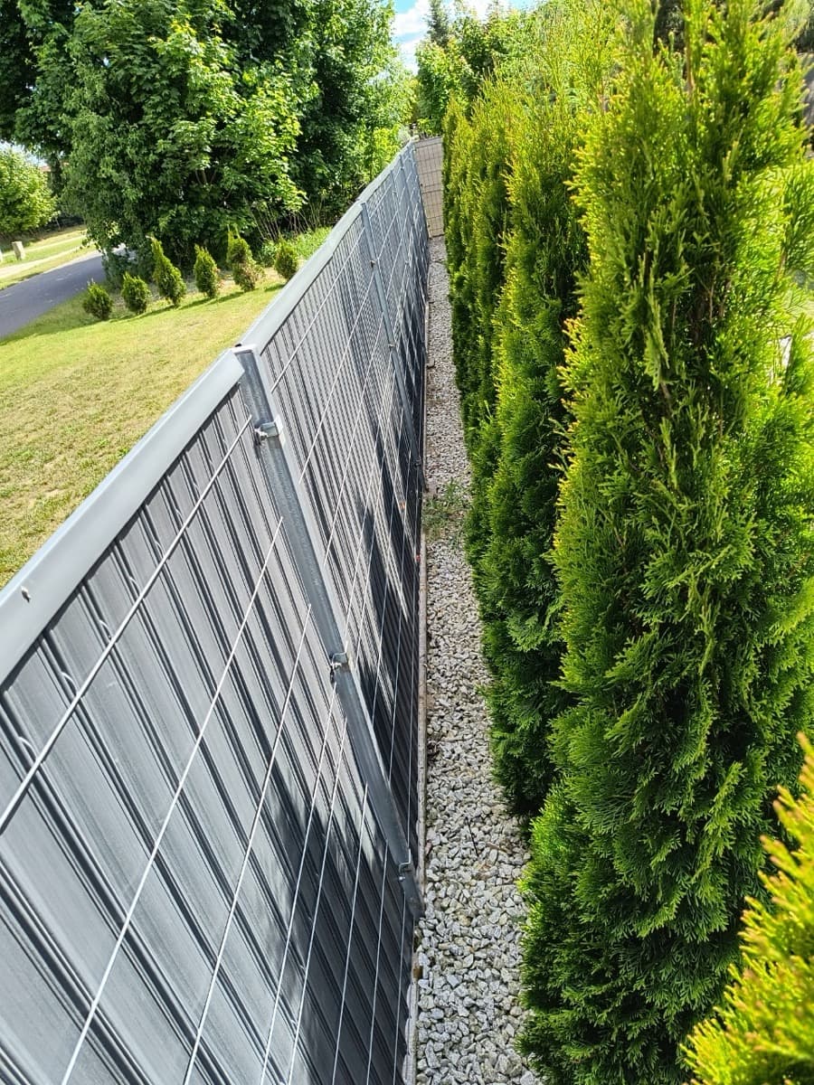 Realizacja ogrodzenia - Szary